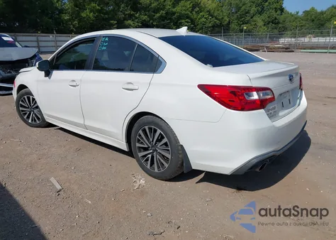 2018 Subaru Legacy 2.5I Premium z USA, uszkodzony, nr VIN 4S3BNAD60J3016276